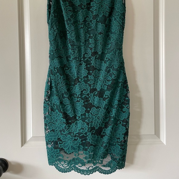 Bebe Lace Body Con mini Dress - Picture 2 of 8